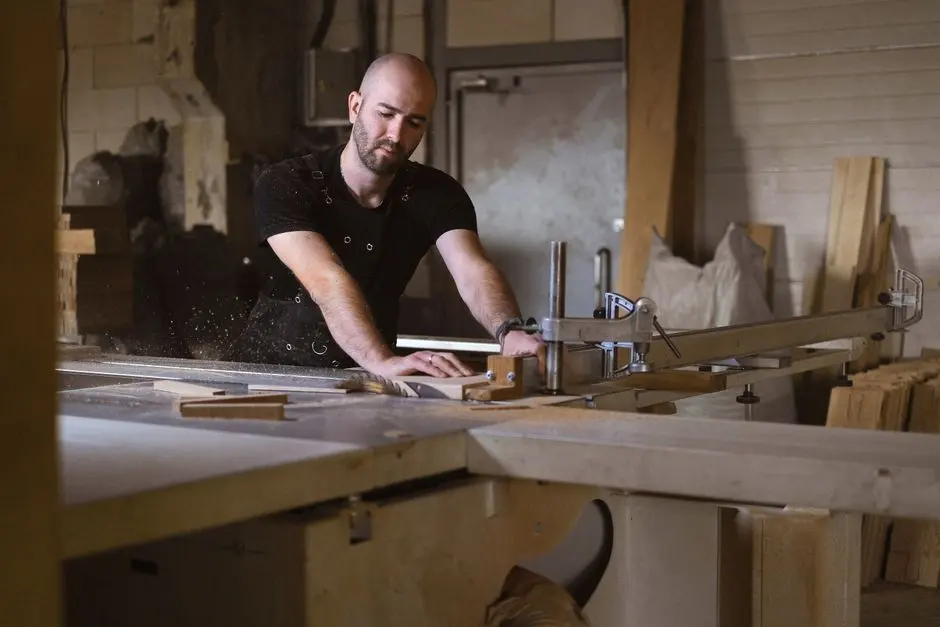Artisan au travail (image provisoire)